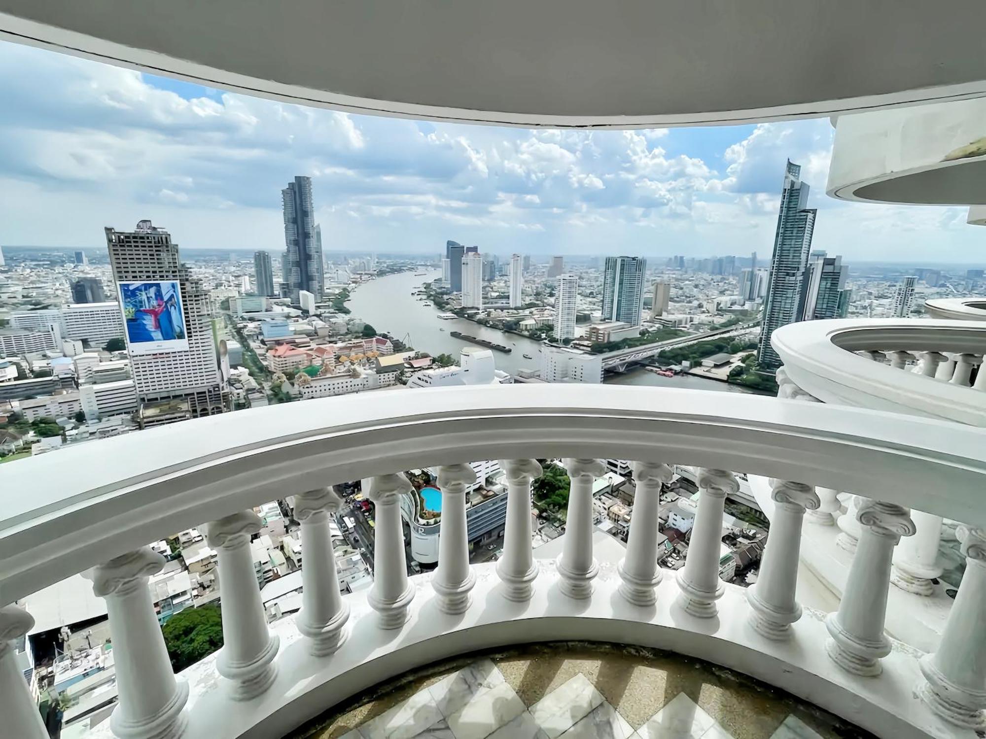 อพาร์ทเม้น State Tower กรุงเทพมหานคร